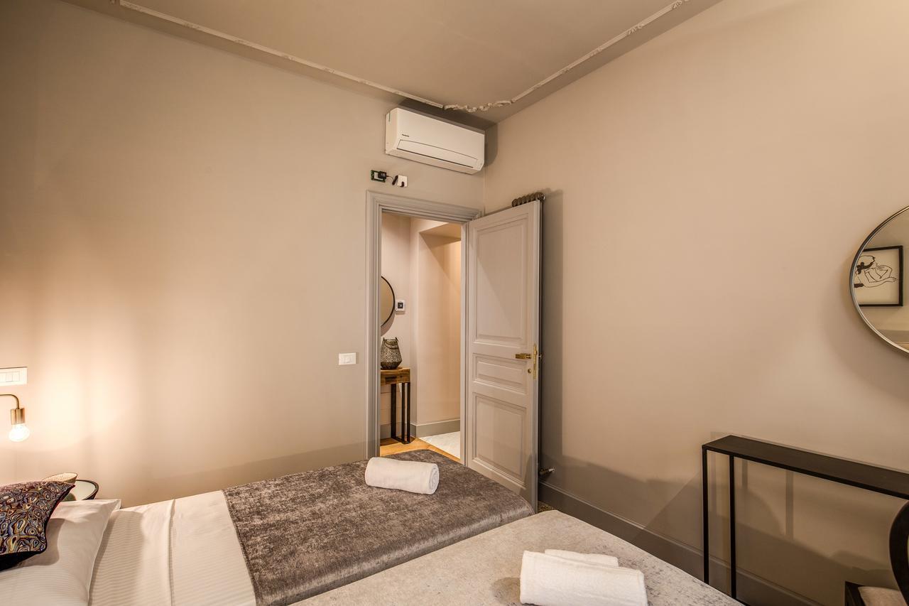 Decharme Apartment With Terrace In Monti Rome Luaran gambar