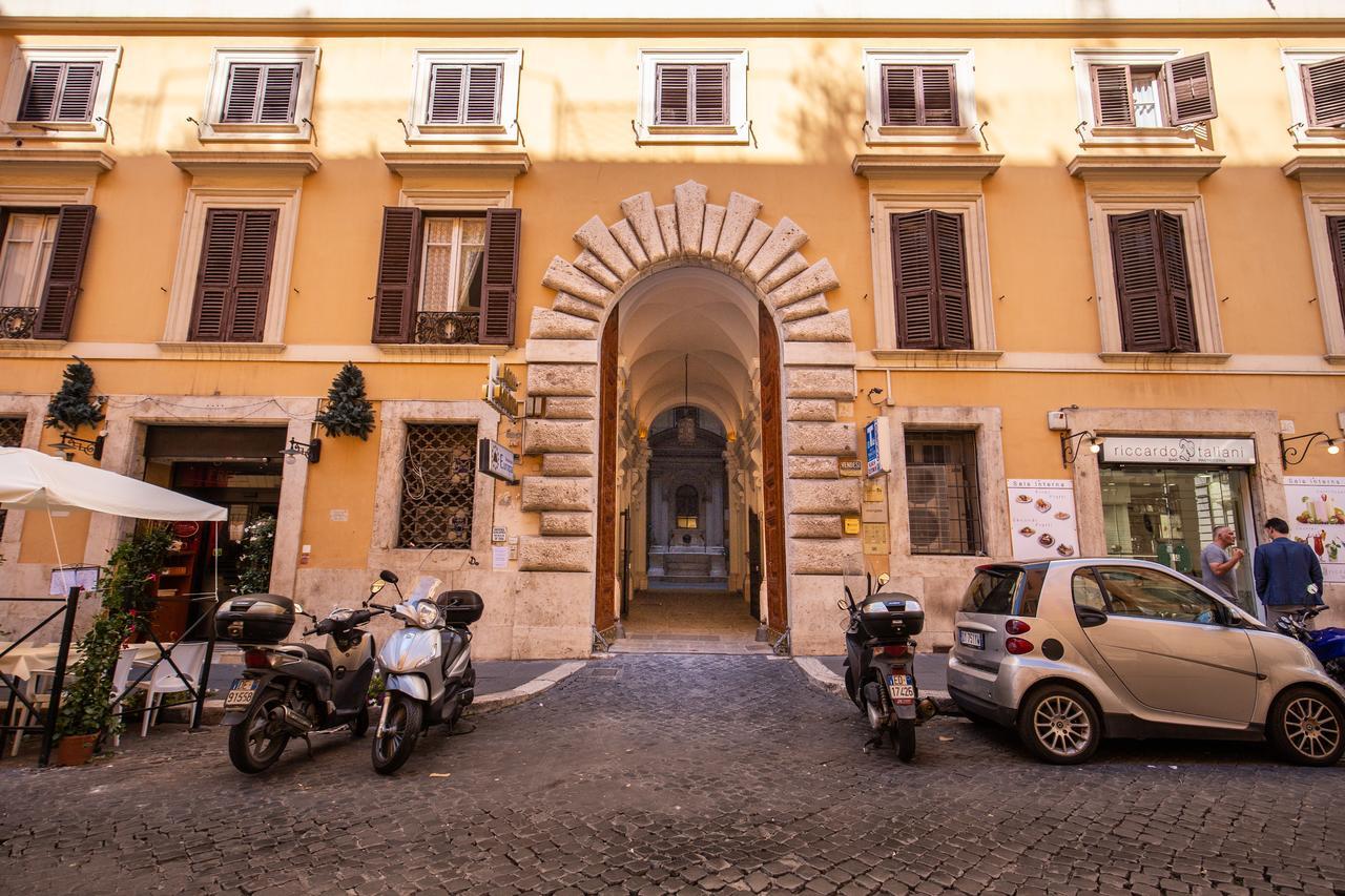 Decharme Apartment With Terrace In Monti Rome Luaran gambar