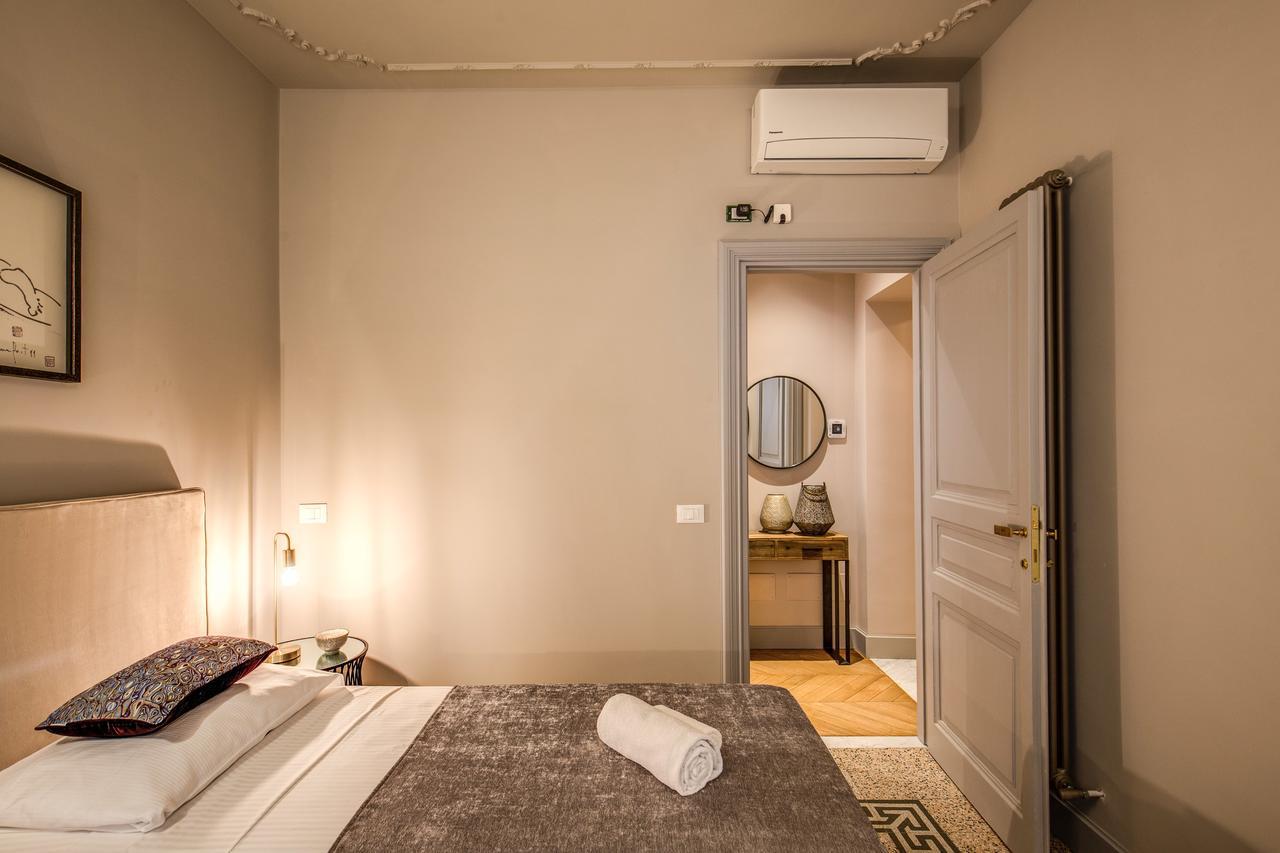 Decharme Apartment With Terrace In Monti Rome Luaran gambar