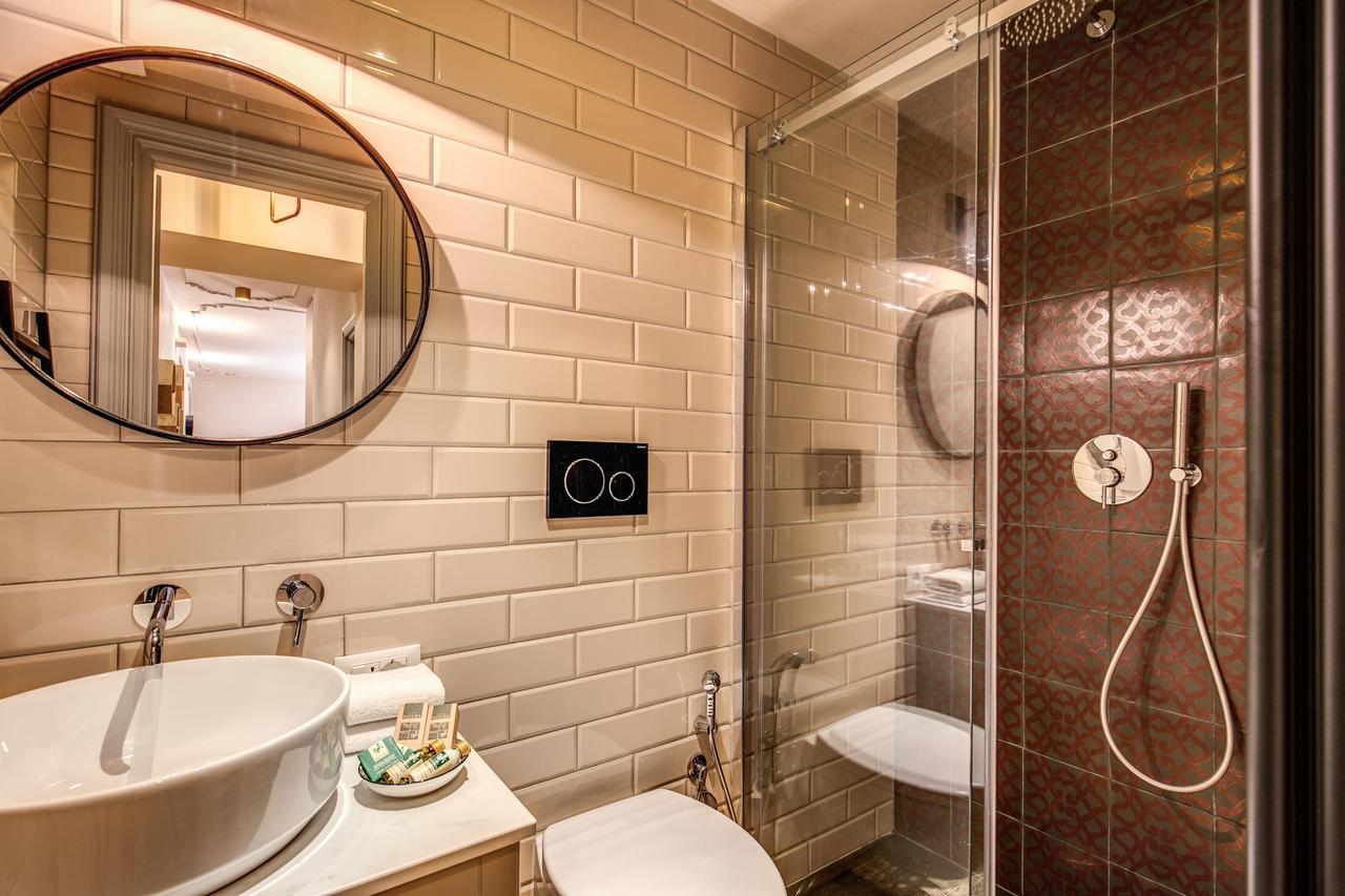 Decharme Apartment With Terrace In Monti Rome Luaran gambar